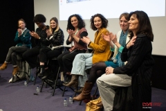 28-Sophie-Breyer-Joely-Mbundu-Lucie-Debay-Hassiba-Halabi-Sandrine-Blancke-Christelle-Cornil-et-Jo-Deseure-a-la-rencontre-des-comediennes