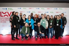 53-Le-Jury-International-pose-au-photocall-avec-le-Jury-Citoyen