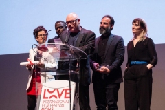83-Lensemble-du-Jury-International-remet-le-Grand-Prix-du-Festival-2024