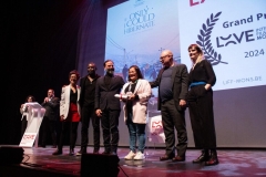 84-Zoljargal-Purevdash-recoit-le-Grand-Prix-2024-pour-son-film-IF-ONLY-I-COULD-HIBERNATE