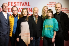 16-mars-Le-Jury-International-2022-avec-Matthieu-Gonet-Brontis-Jodorowsky-Sophie-Duez-le-President-Michael-Radford-Renee-Beaulieu-Lucie-Debay-et-Aurelien-Recoing