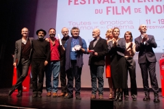 19-mars-Une-photo-de-groupe-avec-le-Jury-International-et-lequipe-de-Neighbours-Grand-Prix-et-Prix-du-Jury-Citoyen