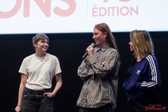 21-Competition-des-courts-La-realisatice-de-HOME-SWEET-HOME-Tiffany-Deleuze-entouree-de-ses-atrices-Elsa-Houben-et-Camille-Sansterre