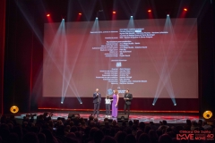 7-Retour-de-lequipe-du-film-au-Theatre-apres-la-projection-sous-les-applaudissements-du-public