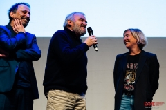 7-Les-cineastes-Eric-Metayer-et-Andrea-Bescond-autour-de-Christian-Sinniger-lun-des-principaux-acteurs-de-Quand-tu-seras-grand