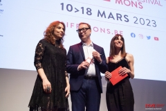 88-Deny-Grillo-et-Pilar-Campos-remettent-le-prix-Cineuropa-a-Frederic-Sojcher